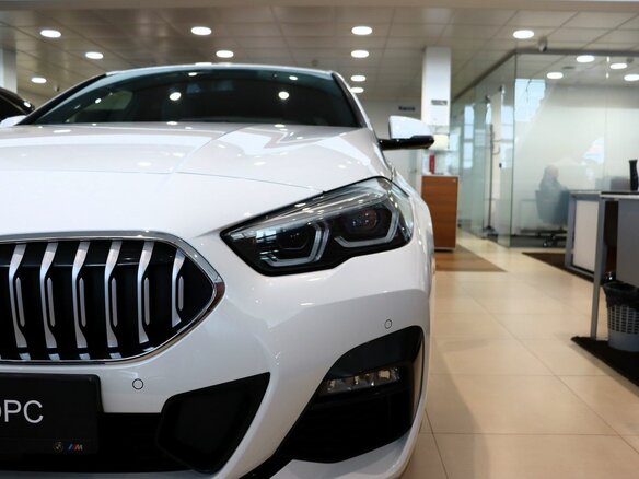 2020 BMW 2 серии Gran Coupe 218i F44, белый, 2900000 рублей - вид 6