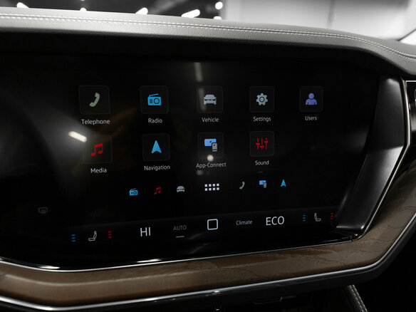 2026 Volkswagen Touareg III Рестайлинг, серый, 12750000 рублей - вид 17