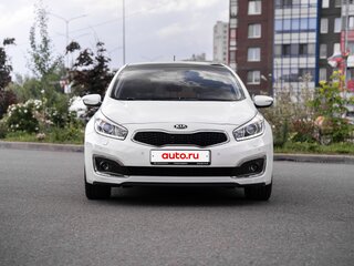2016 Kia Ceed II Рестайлинг, белый, 1800000 рублей, вид 2