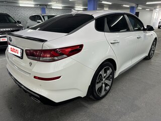2019 Kia Optima IV Рестайлинг, белый, 1875000 рублей, вид 5