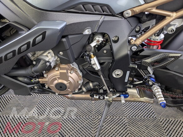 2024 BMW S 1000 R, серый - вид 7