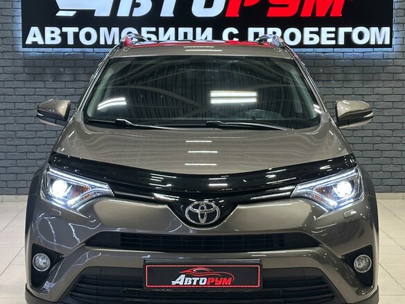 2017 Toyota RAV4 IV (XA40) Рестайлинг, коричневый - вид 2