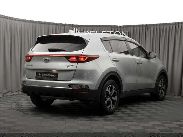 2018 Kia Sportage IV Рестайлинг, серебристый, 1800000 рублей - вид 4