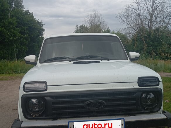 2014 Lada (ВАЗ) 2121 (4x4) I Рестайлинг, белый, 500000 рублей - вид 1