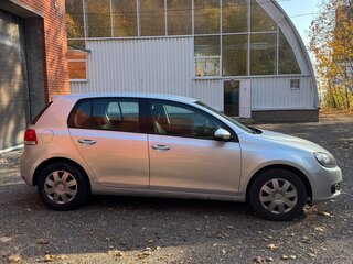 2012 Volkswagen Golf VI, серебристый, 640000 рублей, вид 4
