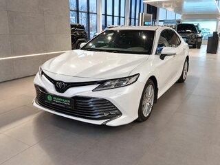 2019 Toyota Camry VIII (XV70), белый, 2820000 рублей, вид 3