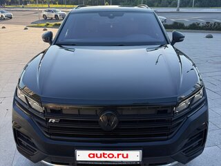 2018 Volkswagen Touareg III, чёрный, 6000000 рублей, вид 1