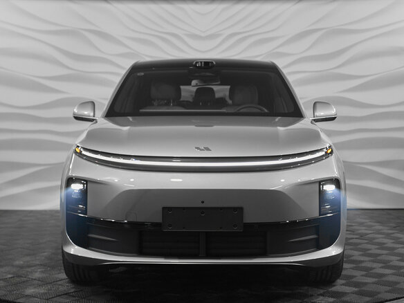 2025 Li Auto (Lixiang) L6 I, серебристый, 7848600 рублей - вид 2