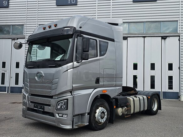 2023 FAW JH6, серебристый, 4250000 рублей