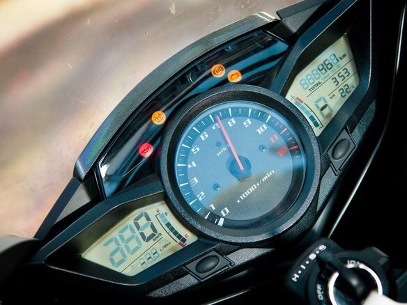 2012 Honda VFR 1200, коричневый, 1199999 рублей - вид 11