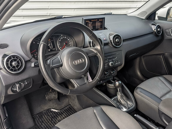 2012 Audi A1 I (8X), белый, 1200000 рублей - вид 14