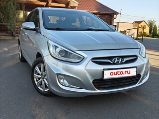 2013 Hyundai Solaris I, серебристый, 780000 рублей, вид 2