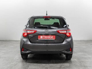 2019 Toyota Vitz III (XP130) Рестайлинг 2, серый, 1000000 рублей, вид 3