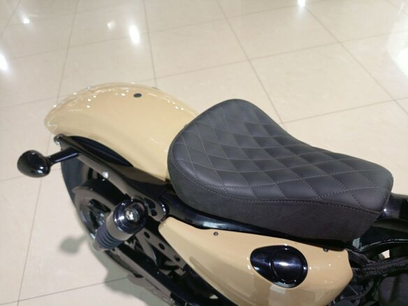2019 Harley-Davidson Sportster 883, бежевый, 1100000 рублей - вид 13