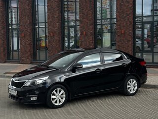 2016 Kia Rio III Рестайлинг, чёрный, 1050000 рублей, вид 3