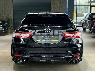 2022 Toyota Camry VIII (XV70) Рестайлинг, чёрный, 3180000 рублей, вид 5