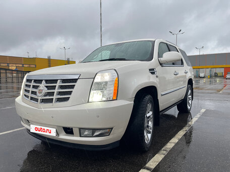 2011 Cadillac Escalade III, белый, 2290000 рублей, вид 1