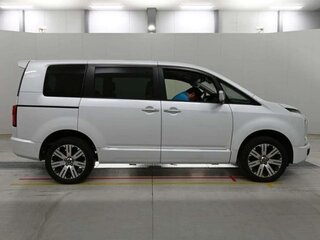 2022 Mitsubishi Delica D:5 I Рестайлинг, белый, 3375450 рублей, вид 4