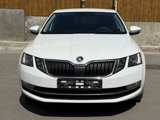 2019 Skoda Octavia III (A7) Рестайлинг, белый, 1400000 рублей, вид 2