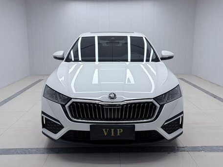 2022 Skoda Octavia IV (A8), белый, 2188000 рублей, вид 2