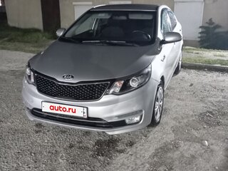 2017 Kia Rio III Рестайлинг, белый, 850000 рублей, вид 1