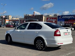 2011 Skoda Octavia II (A5) Рестайлинг, белый, 630000 рублей, вид 5