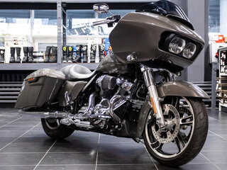 2018 Harley-Davidson Road Glide, серый, 1590000 рублей, вид 1