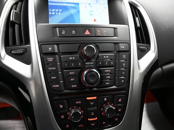 2013 Opel Astra GTC J Рестайлинг, белый, 1050000 рублей - вид 14