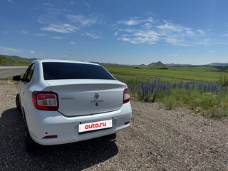 2014 Renault Logan II, белый, 400000 рублей, вид 3