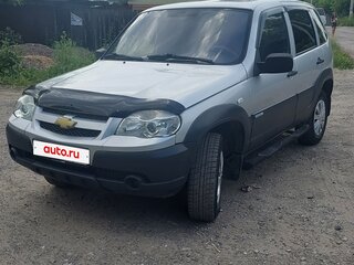 2011 Chevrolet Niva I Рестайлинг, серебристый, 564000 рублей, вид 1