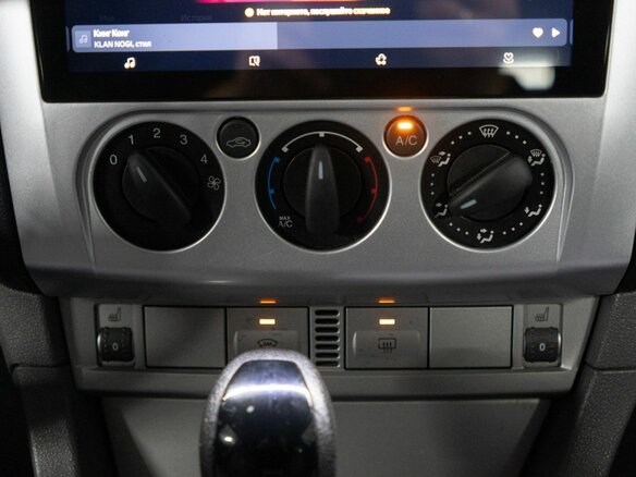 2010 Ford Focus II Рестайлинг, серебристый - вид 18
