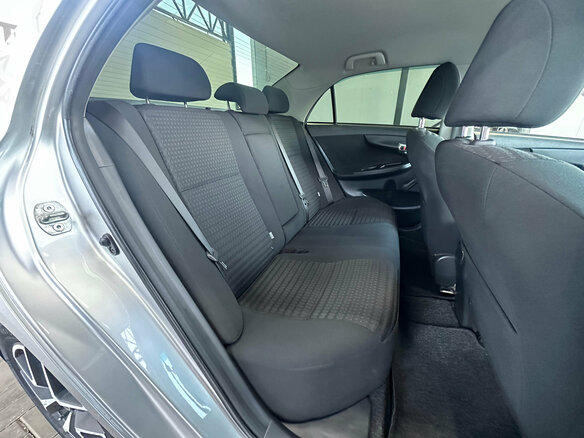 2011 Toyota Corolla X (E140, E150) Рестайлинг, серебристый, 990000 рублей - вид 18