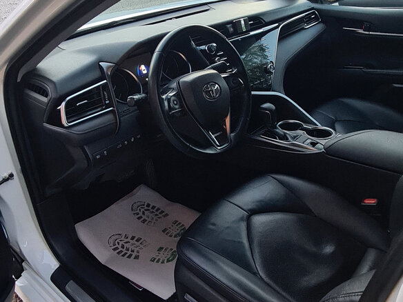 2018 Toyota Camry VIII (XV70), белый, 2950000 рублей - вид 10