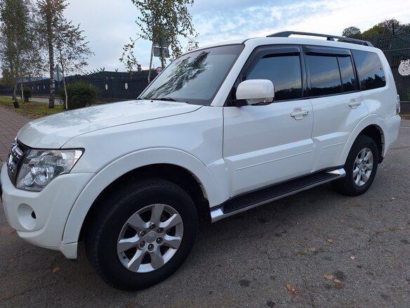 2014 Mitsubishi Pajero IV Рестайлинг 1, белый, 2100000 рублей - вид 5