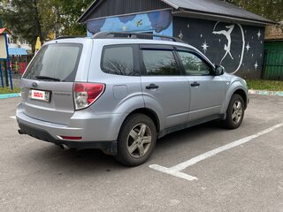 2011 Subaru Forester III Рестайлинг, серебристый, 999999 рублей, вид 3