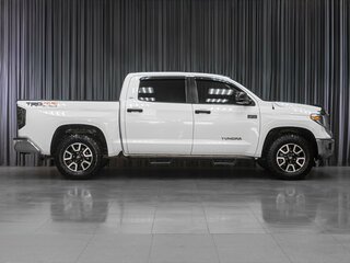 2018 Toyota Tundra CrewMax II Рестайлинг, белый, 5730000 рублей, вид 5