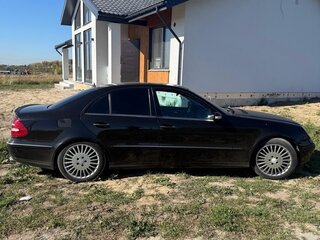 2003 Mercedes-Benz E-Класс 200 III (W211, S211), чёрный, 850000 рублей, вид 3