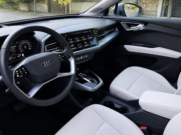 2025 Audi Q4 e-tron 45 quattro I, серый - вид 8