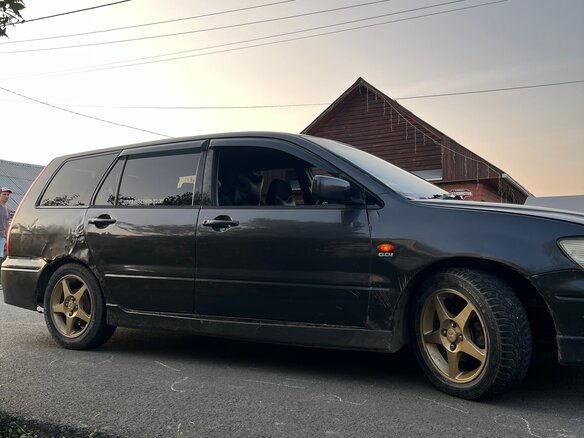 2002 Mitsubishi Lancer Cedia IX, серый, 170000 рублей - вид 5