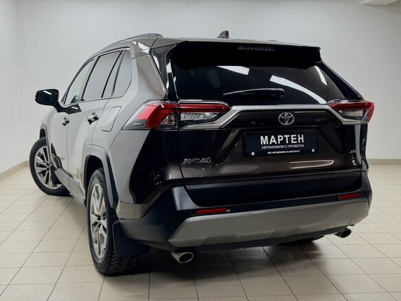 2021 Toyota RAV4 V (XA50), коричневый - вид 3