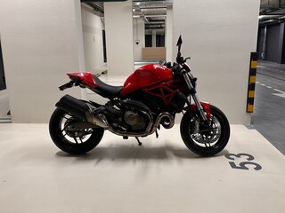 2015 Ducati Monster 821, красный, 699999 рублей, вид 1