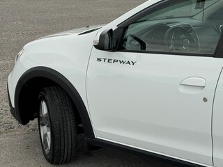 2021 Renault Logan Stepway II Рестайлинг, белый, 1100000 рублей, вид 2