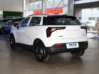 2026 Geely Geometry E 33.5 kWh, серебристый, 1709033 рублей, вид 5