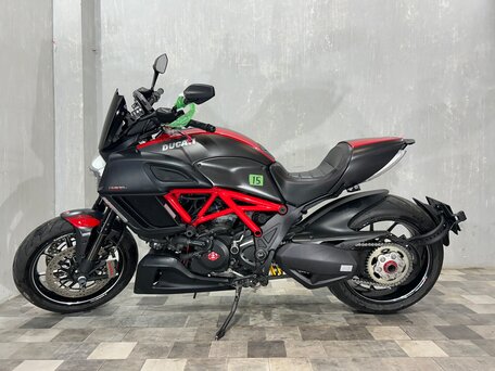 2015 Ducati Diavel Carbon, чёрный, 1015000 рублей, вид 2