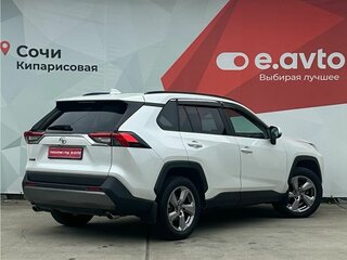 2020 Toyota RAV4 V (XA50), белый, 3100000 рублей, вид 4