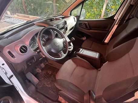 2017 Peugeot Partner, белый, 850000 рублей, вид 5
