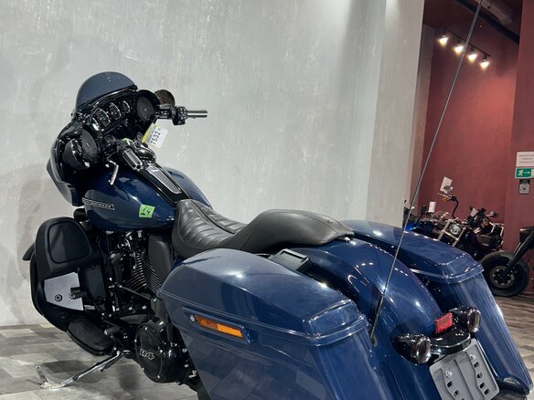 2018 Harley-Davidson Street Glide Special, синий, 1735000 рублей - вид 4