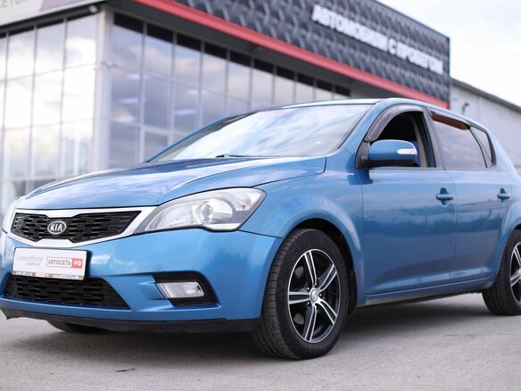 2011 Kia Ceed I Рестайлинг, синий, 570000 рублей