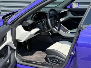 2026 Porsche Taycan 4S I Рестайлинг, фиолетовый, 13200000 рублей, вид 4