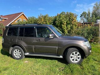 2012 Mitsubishi Pajero IV Рестайлинг 1, коричневый, 2000000 рублей, вид 2
